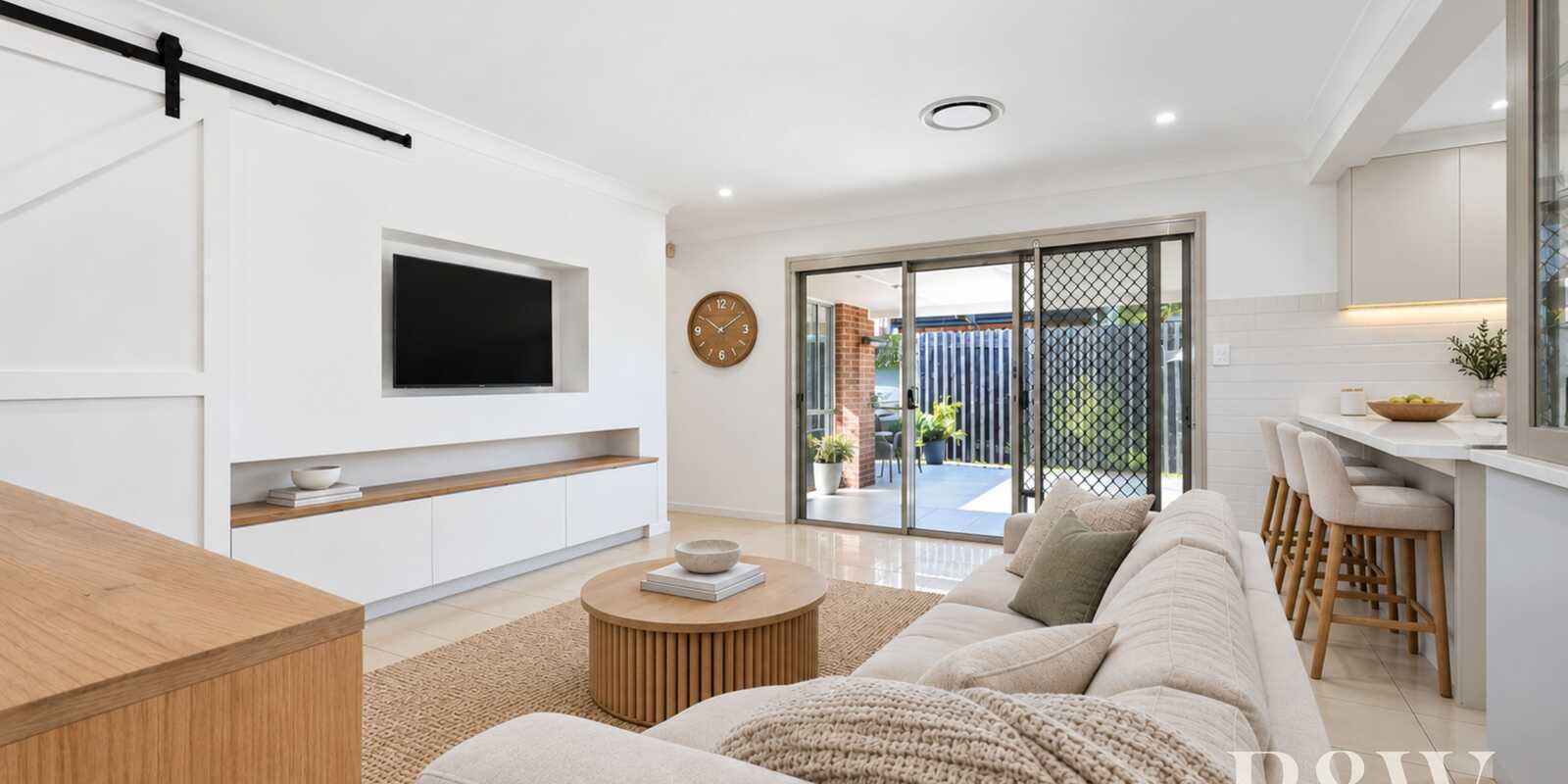4 FRIGATE-BIRD AVENUE Hinchinbrook