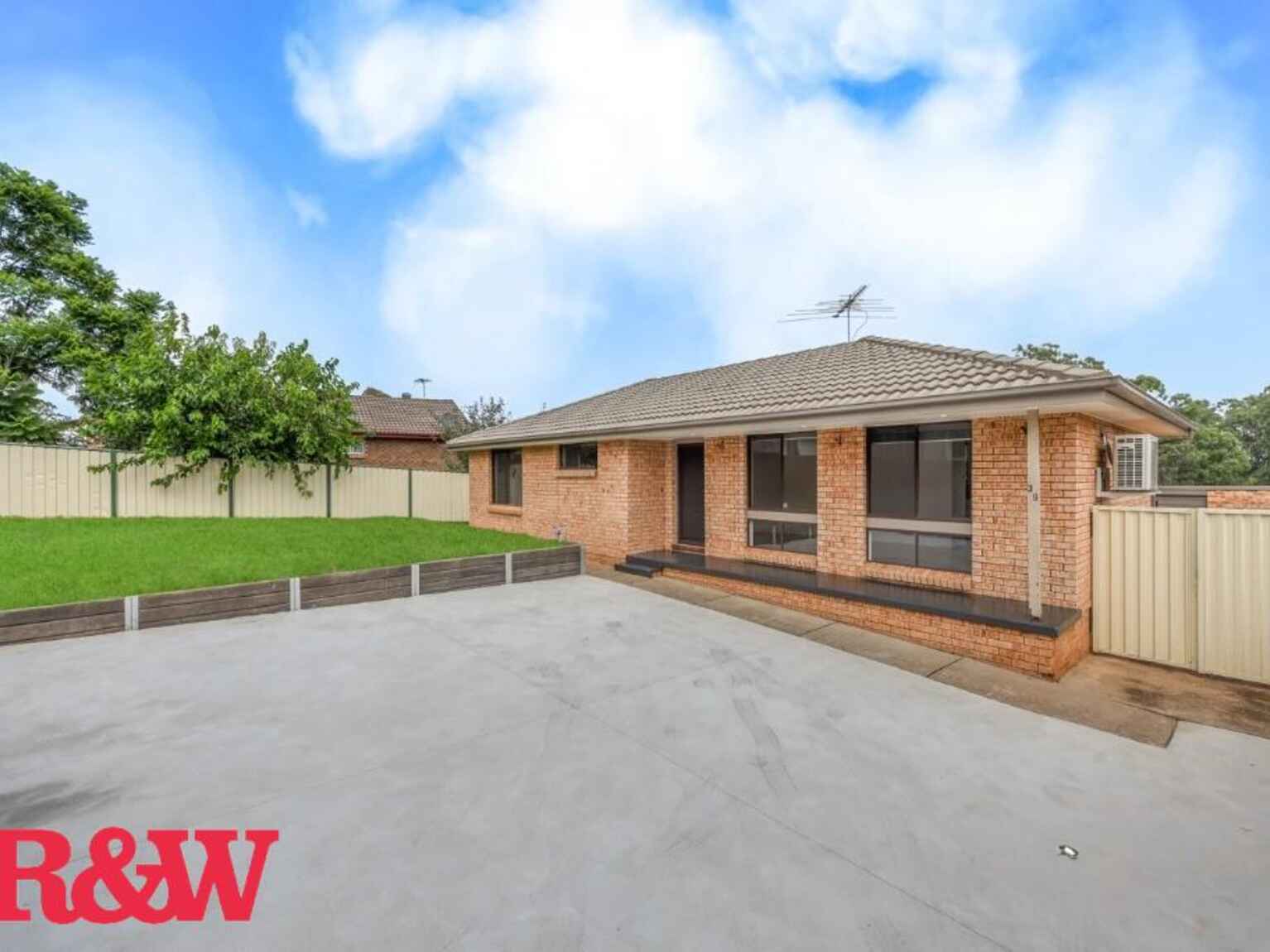39 Randall Avenue Minto
