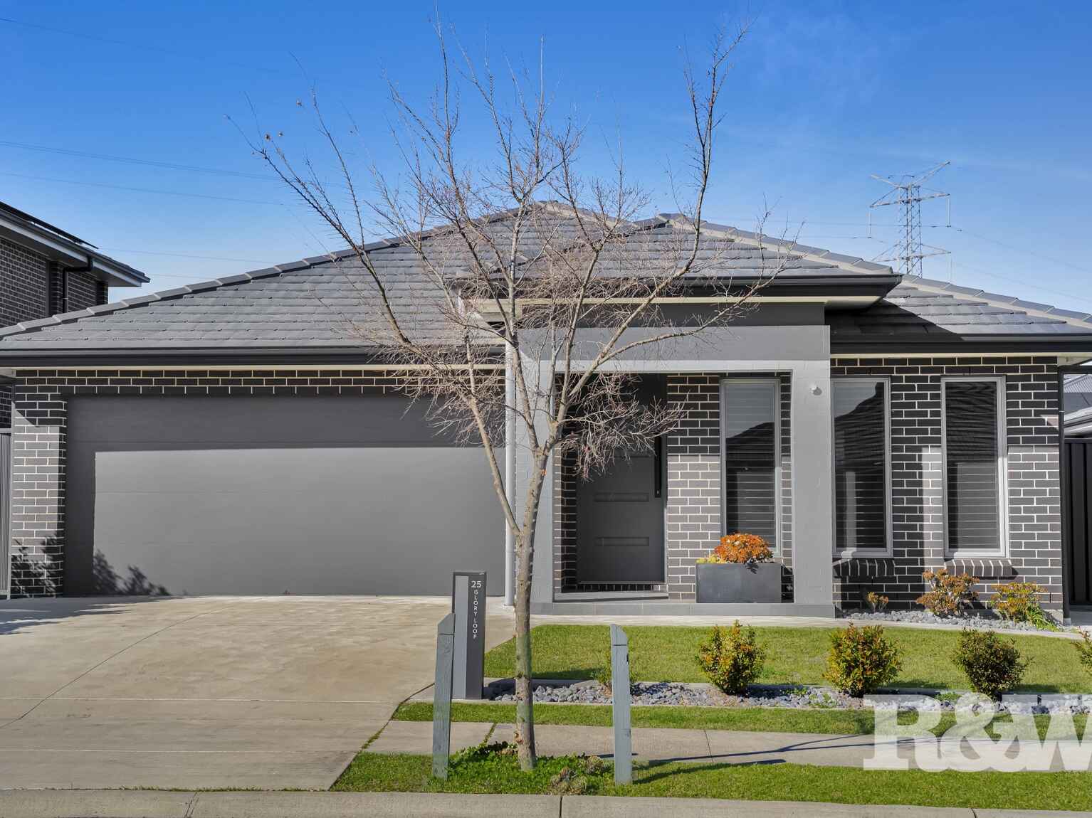 25 GLORY LOOP Catherine Field