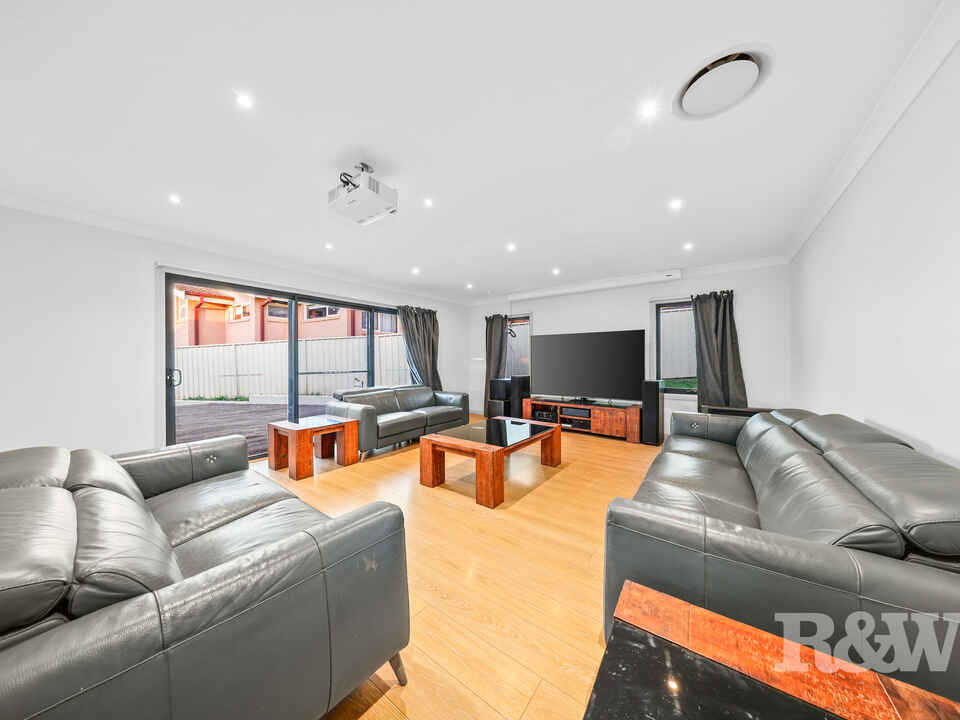 12 OMARU CRESCENT Bradbury