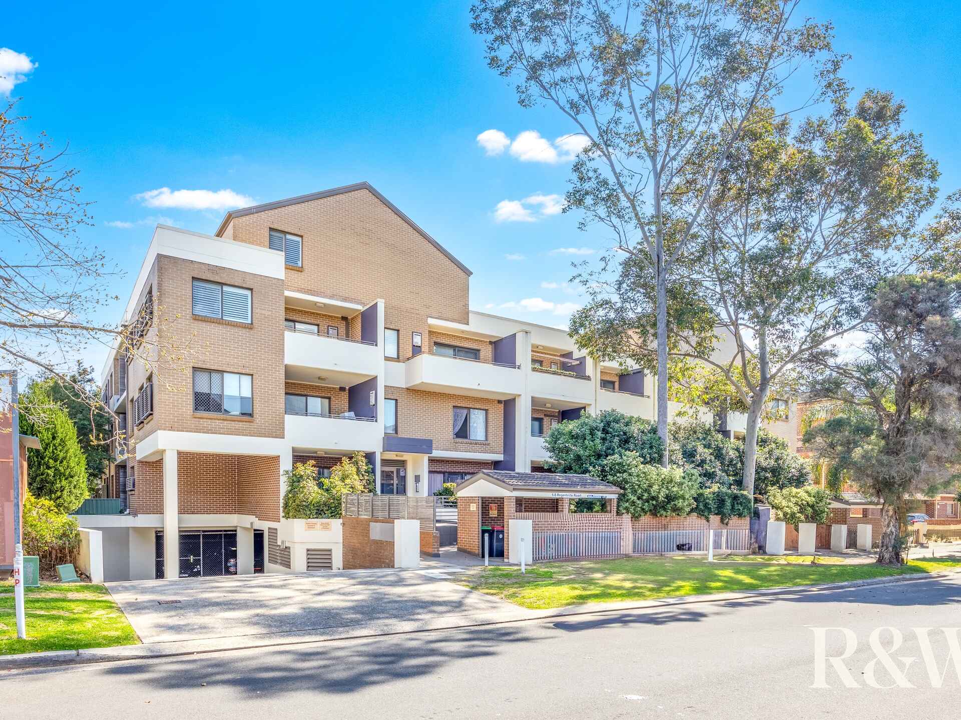 24/1-5 REGENTVILLE ROAD Jamisontown