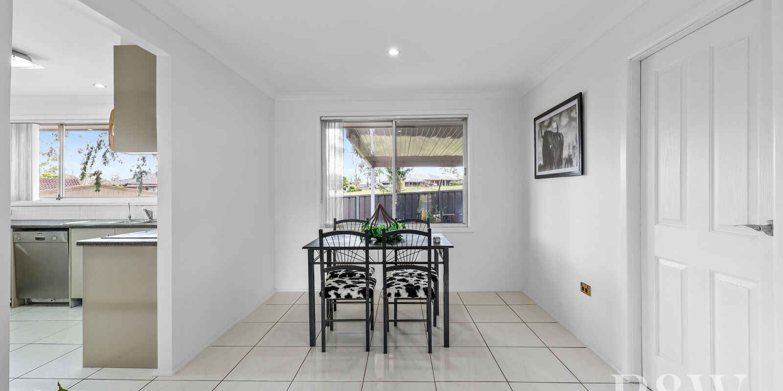 8 SWALLOW PLACE Ingleburn