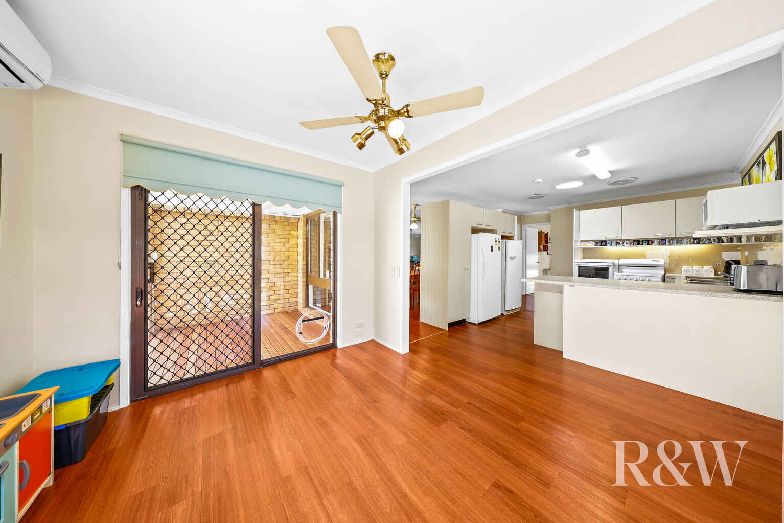 10 DICKENS ROAD Ambarvale