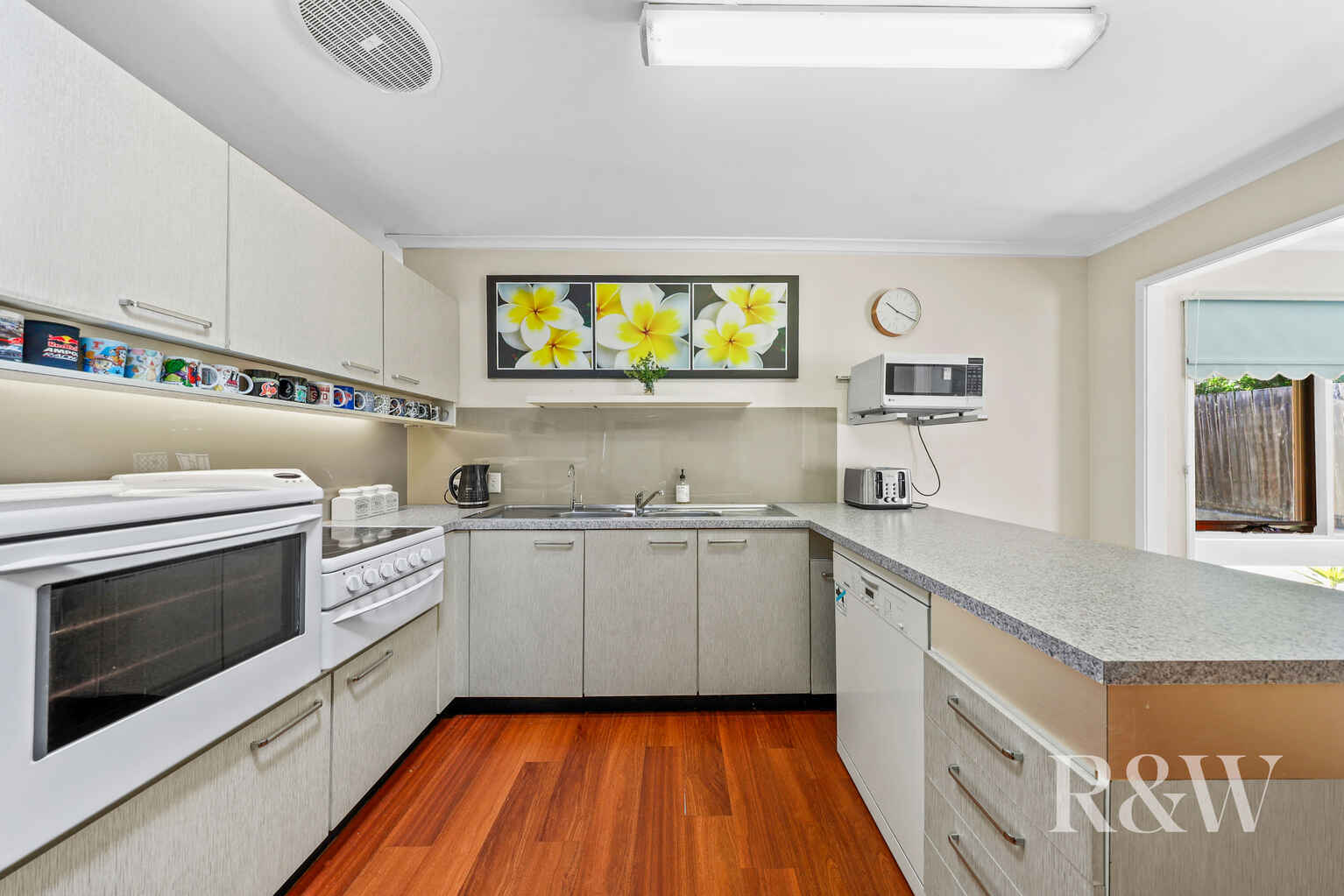 10 DICKENS ROAD Ambarvale