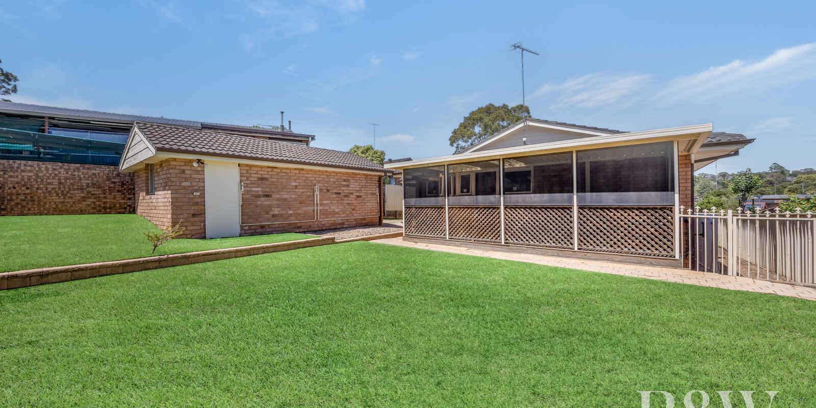 10 DICKENS ROAD Ambarvale