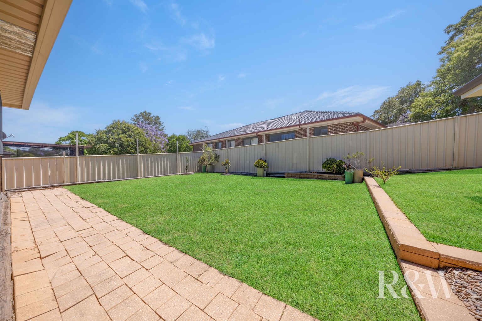 10 DICKENS ROAD Ambarvale
