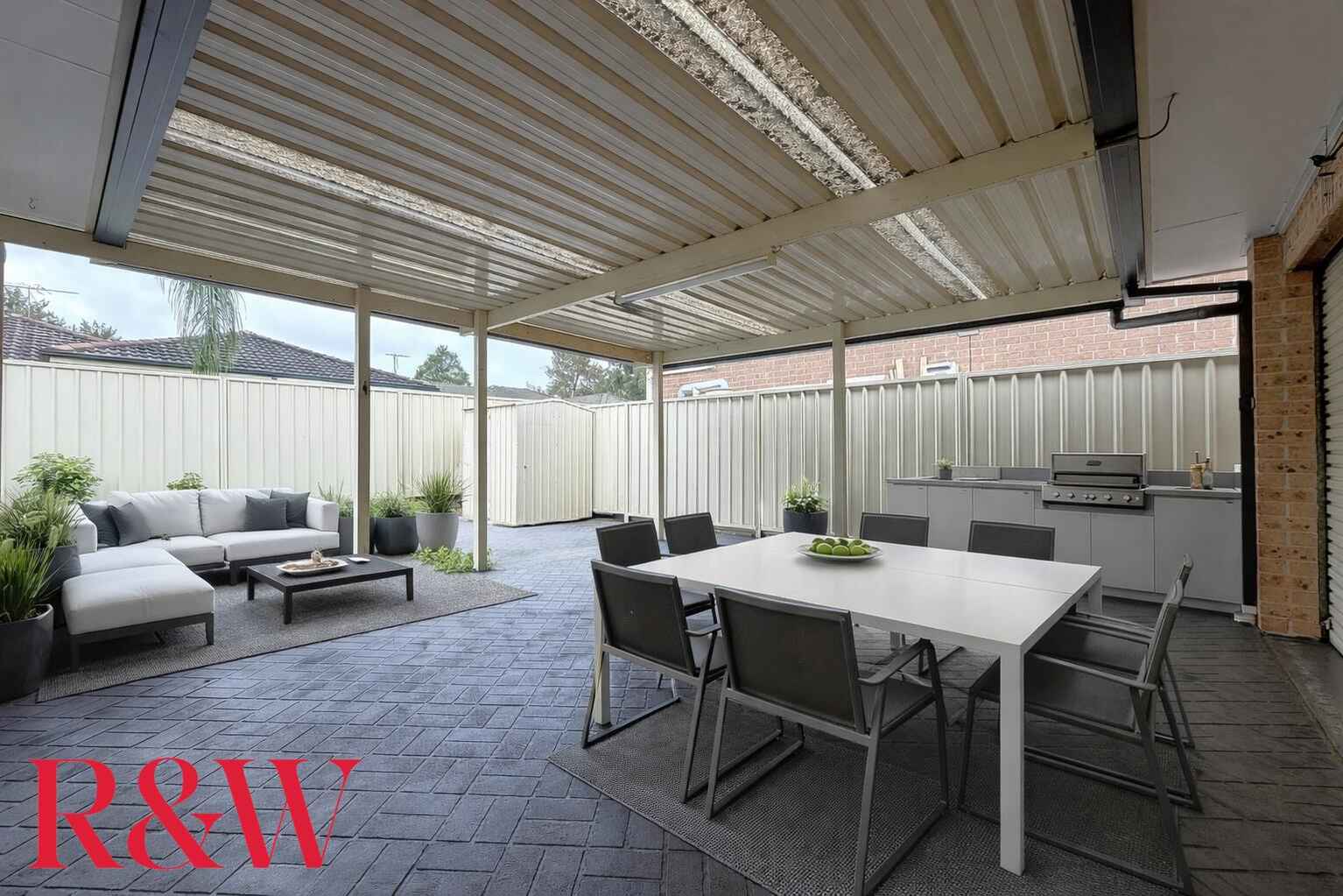 16 Woylie Place St Helens Park