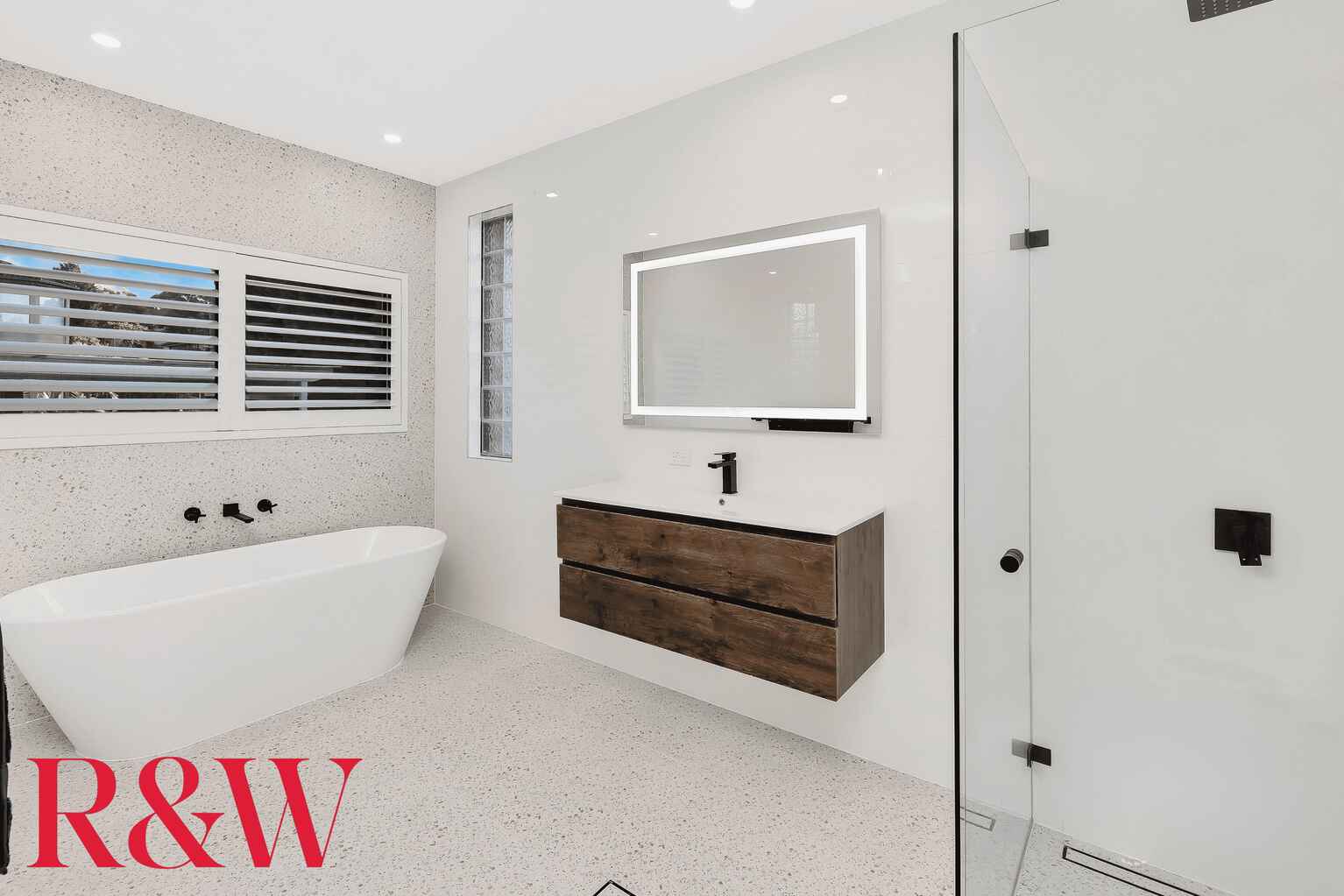 9 James Meehan Way Macquarie Links