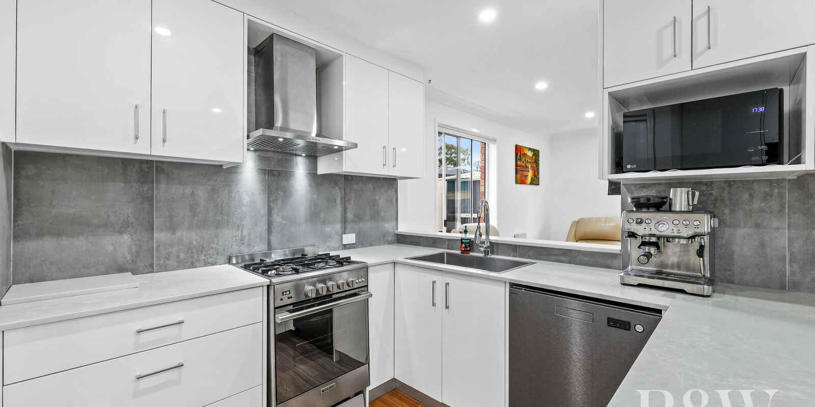 50 DOWNES CRESCENT Currans Hill 50 DOWNES CRESCENT Currans Hill