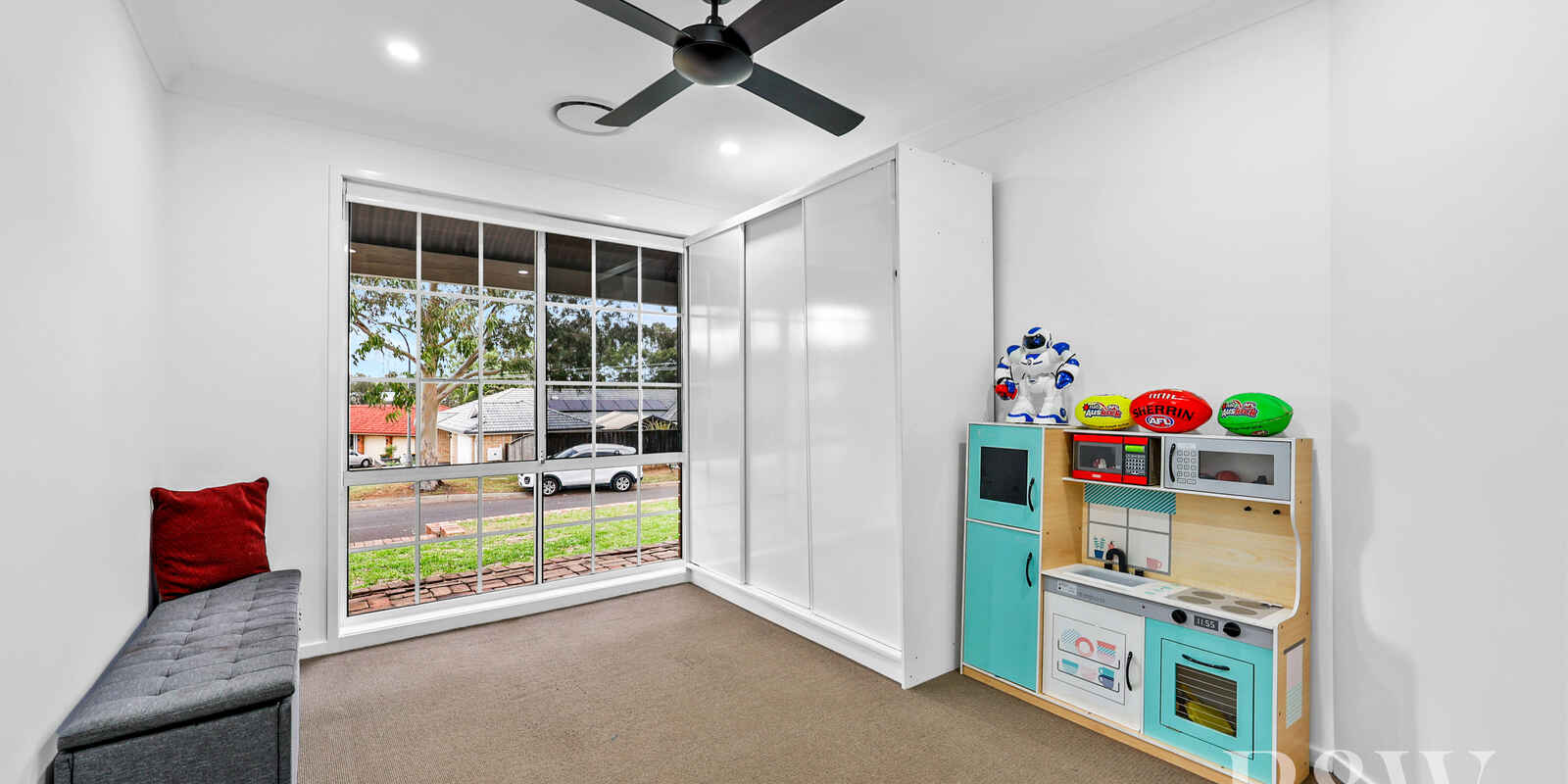 50 DOWNES CRESCENT Currans Hill 50 DOWNES CRESCENT Currans Hill