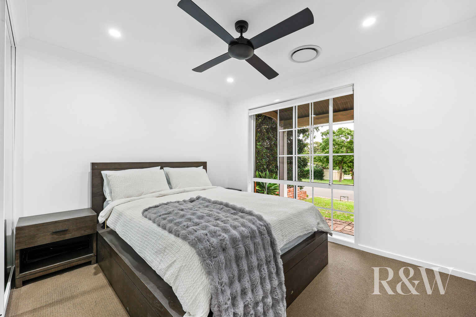 50 DOWNES CRESCENT Currans Hill