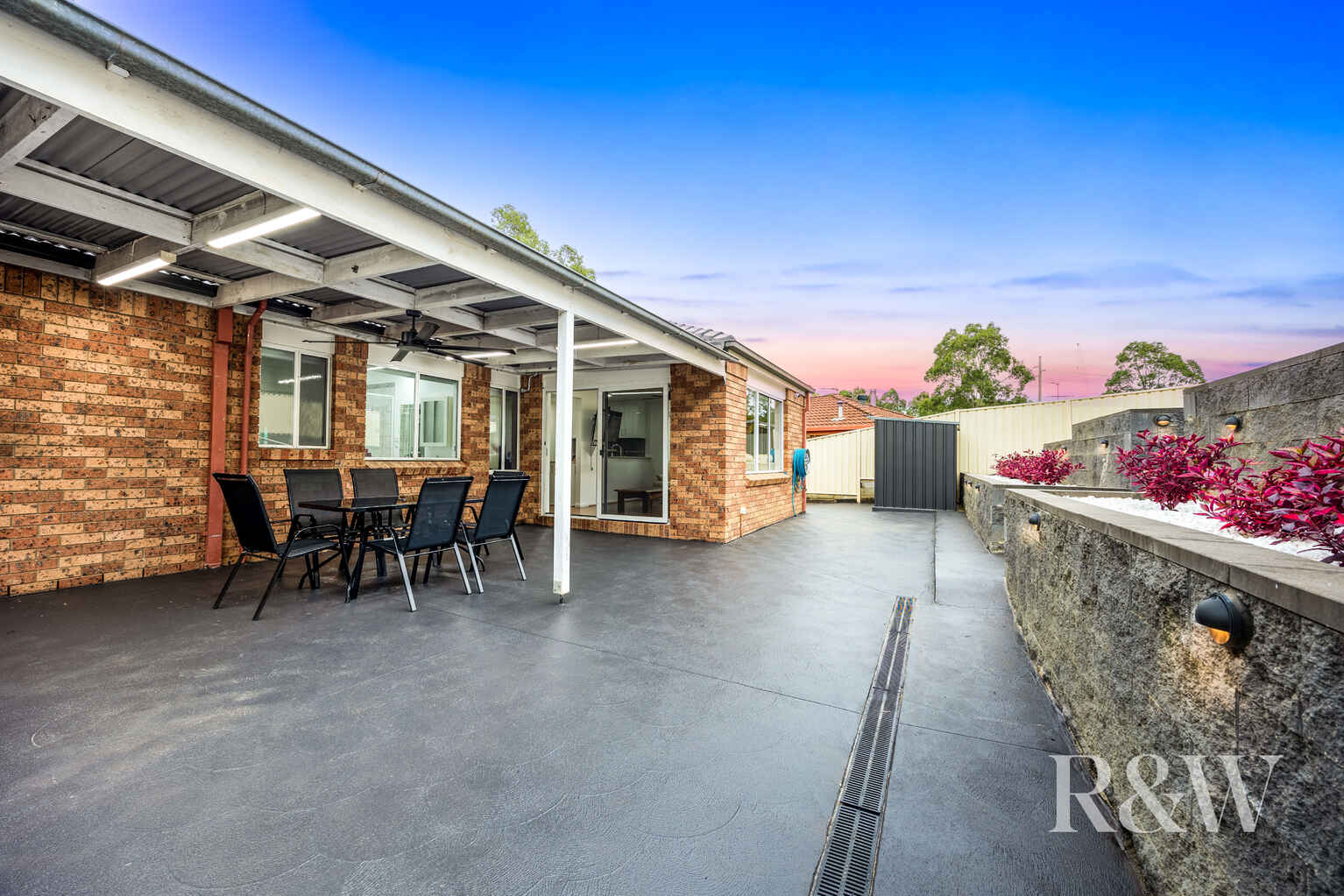 50 DOWNES CRESCENT Currans Hill