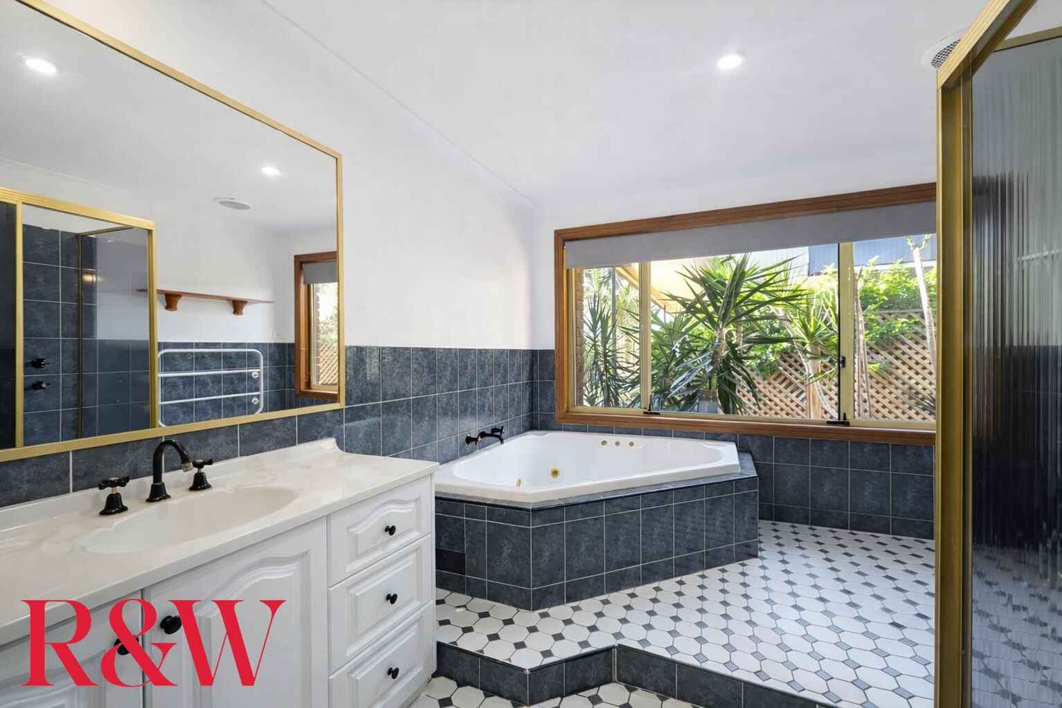 99 Abington Crescent Glen Alpine 99 Abington Crescent Glen Alpine