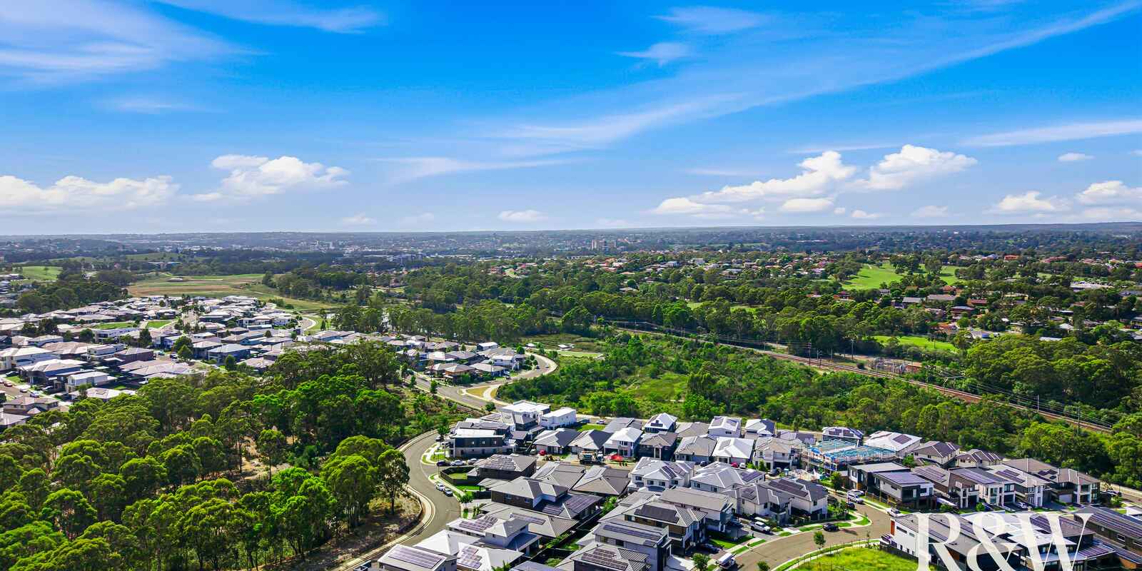 4 FIELDHOUSE CIRCUIT Campbelltown