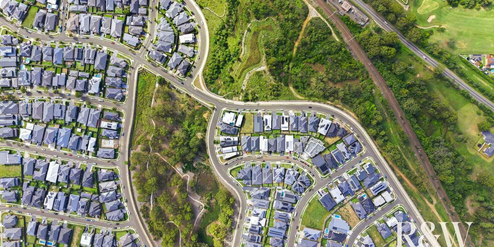 4 FIELDHOUSE CIRCUIT Campbelltown