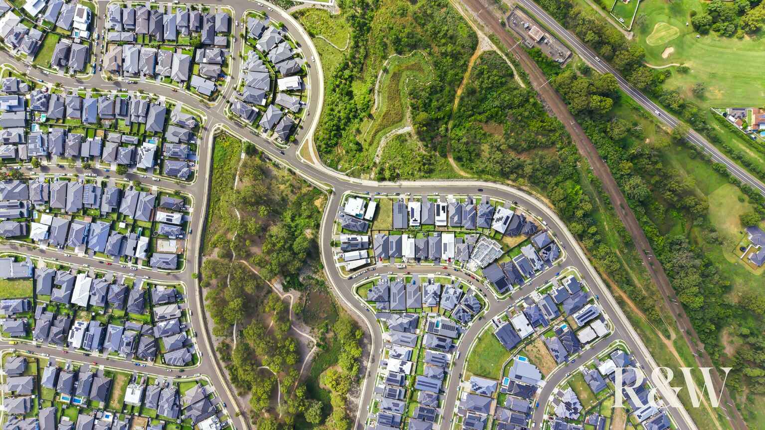 4 FIELDHOUSE CIRCUIT Campbelltown