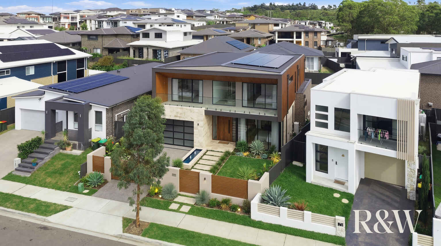 4 FIELDHOUSE CIRCUIT Campbelltown