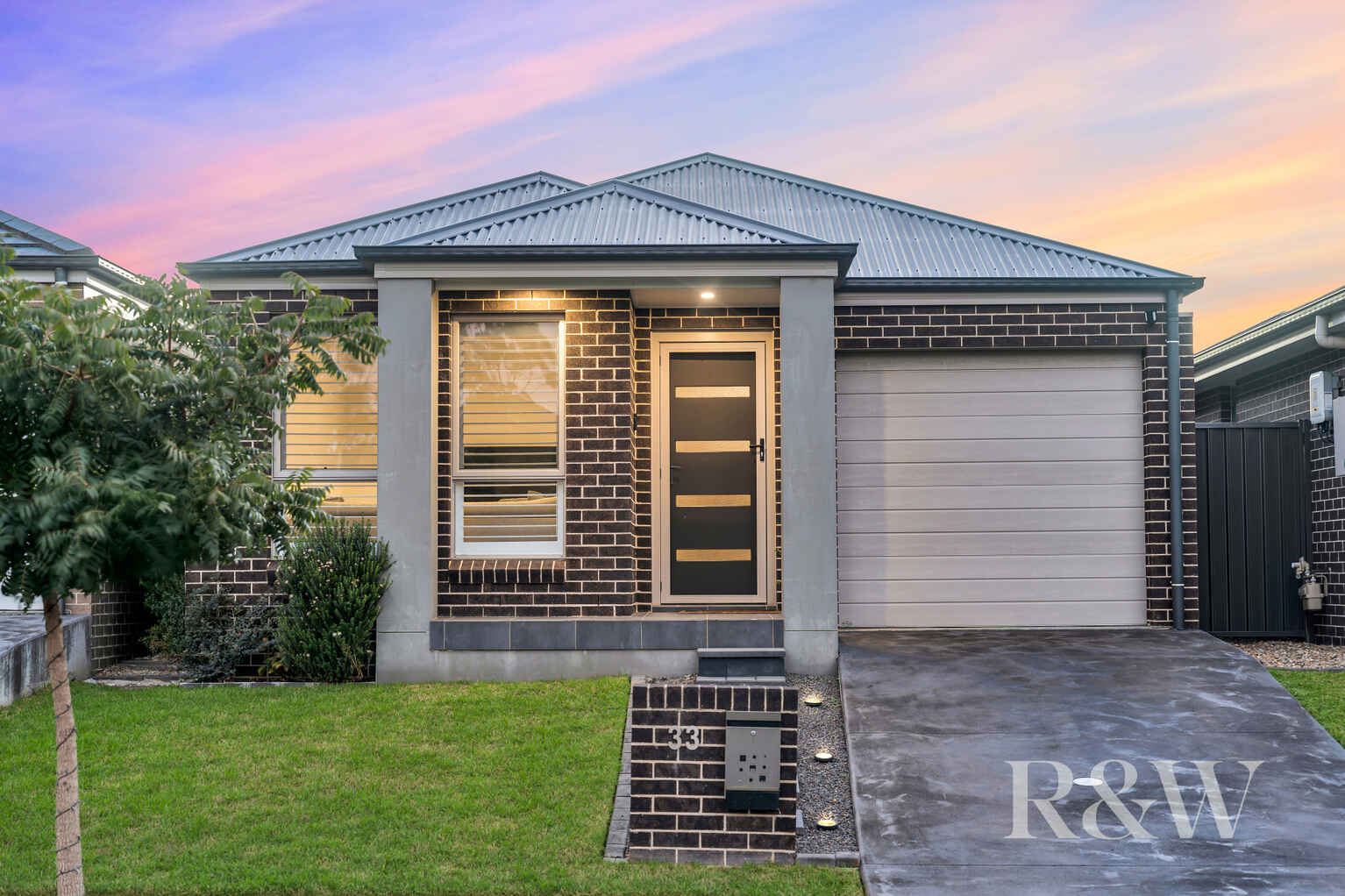 33 Minnamurra Drive Gregory Hills