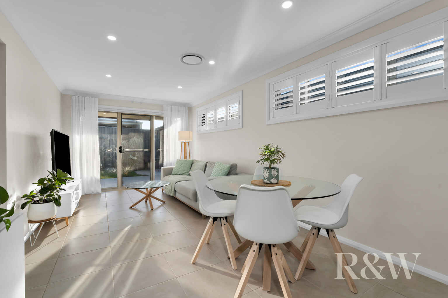 33 Minnamurra Drive Gregory Hills