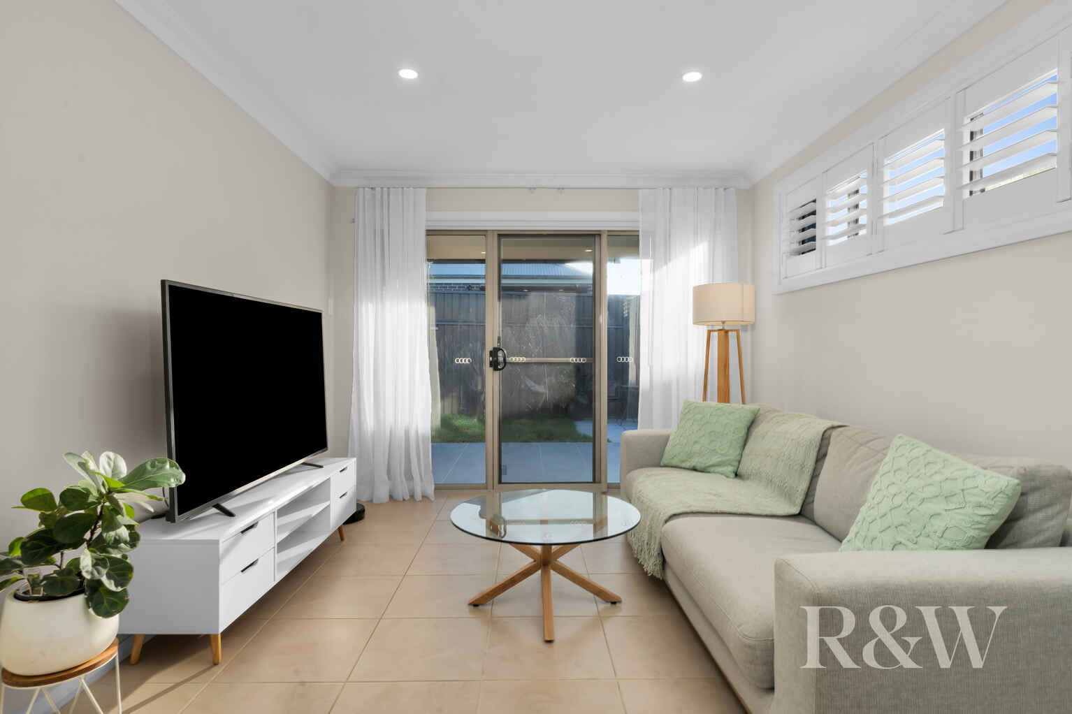 33 Minnamurra Drive Gregory Hills