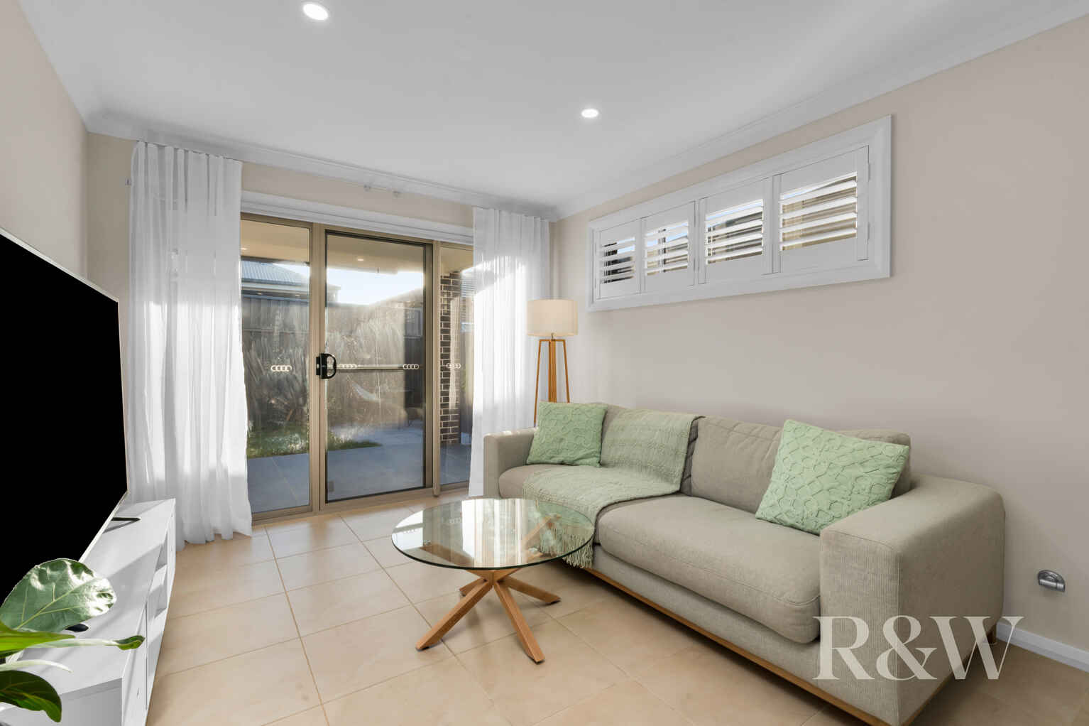 33 Minnamurra Drive Gregory Hills