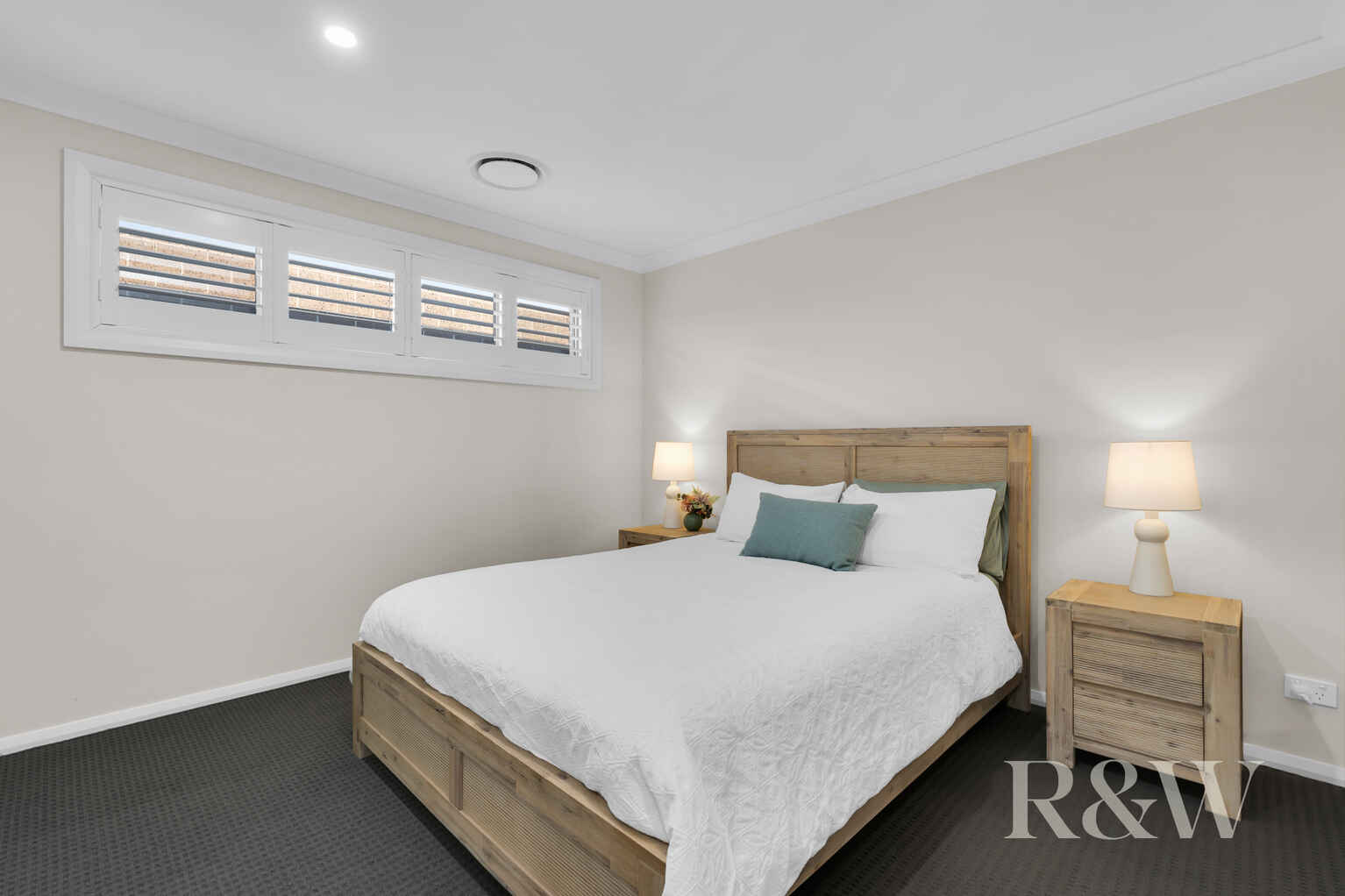 33 Minnamurra Drive Gregory Hills