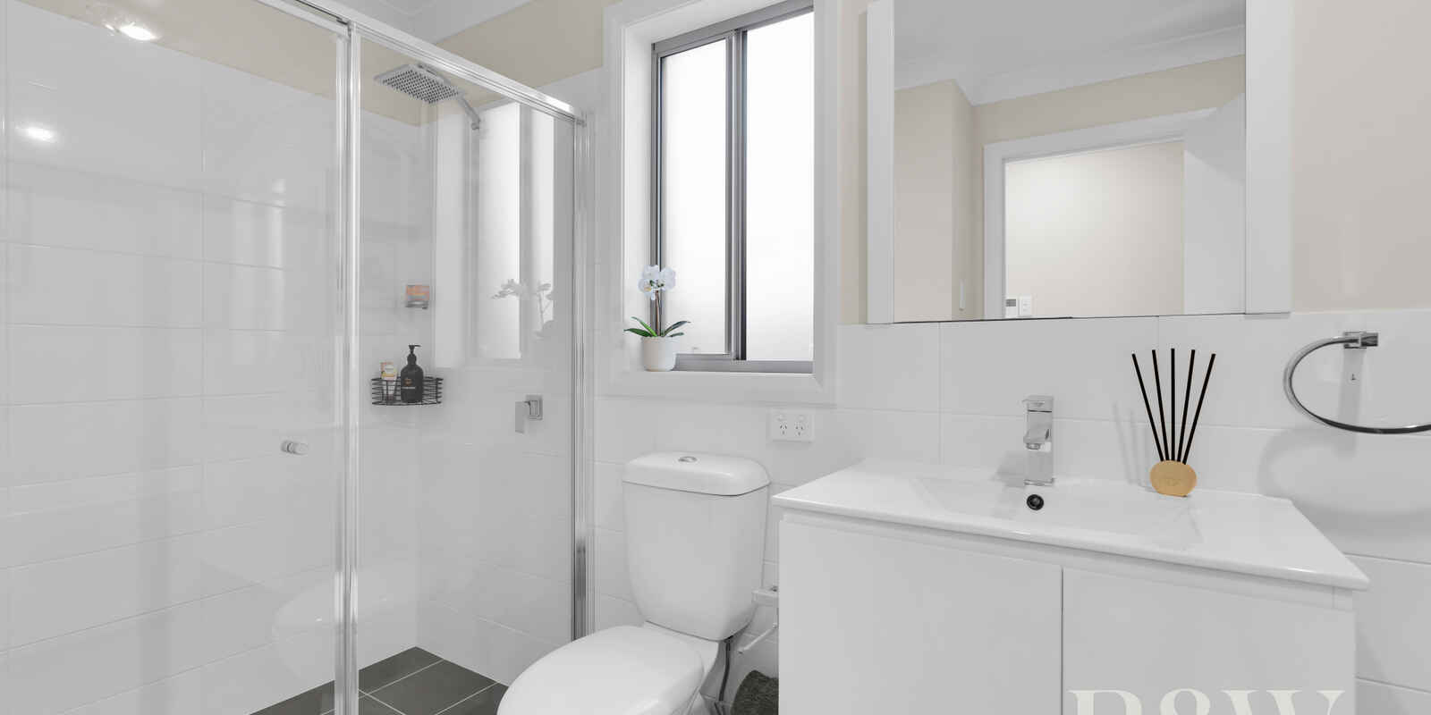 33 Minnamurra Drive Gregory Hills