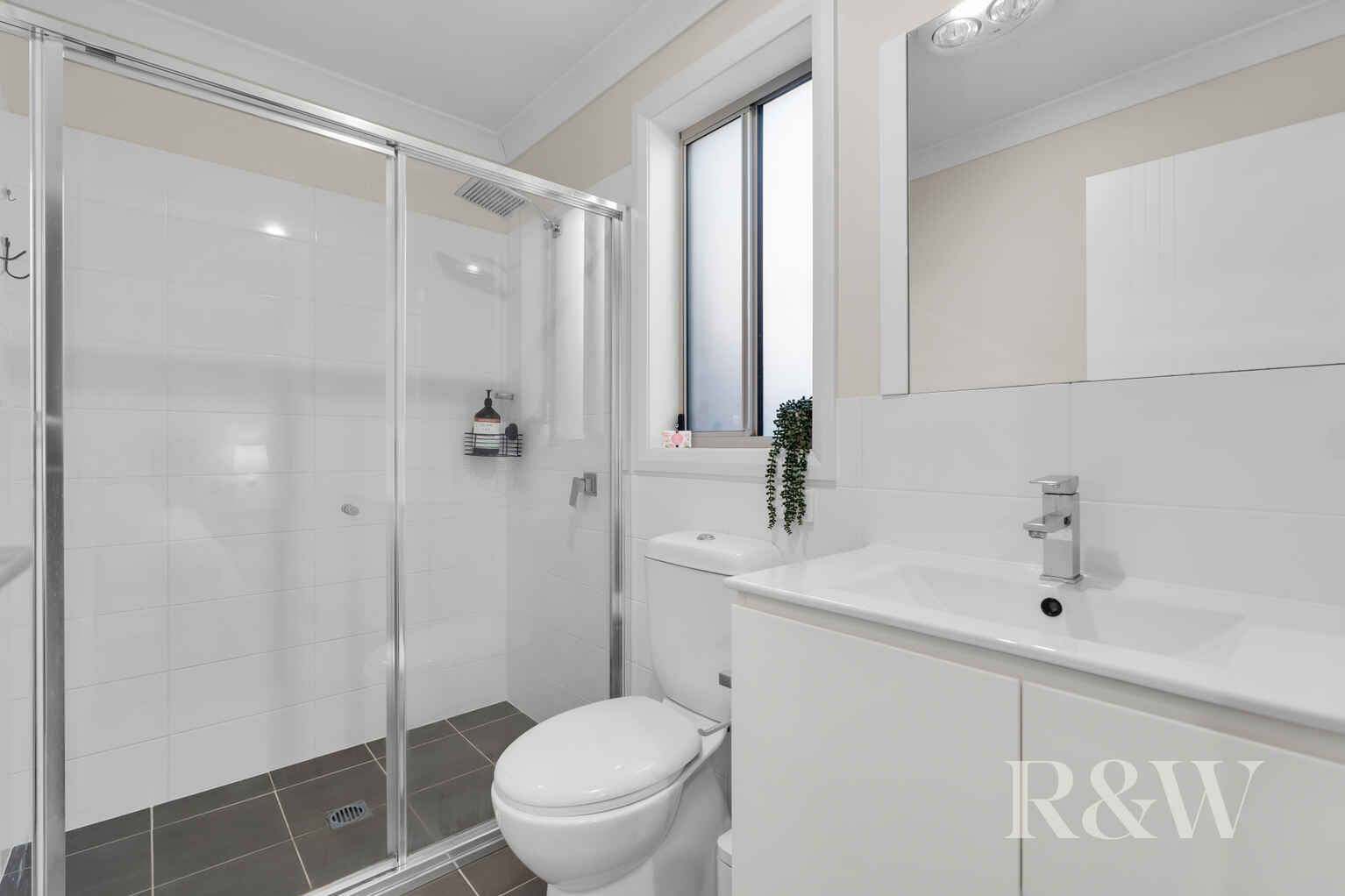 33 Minnamurra Drive Gregory Hills