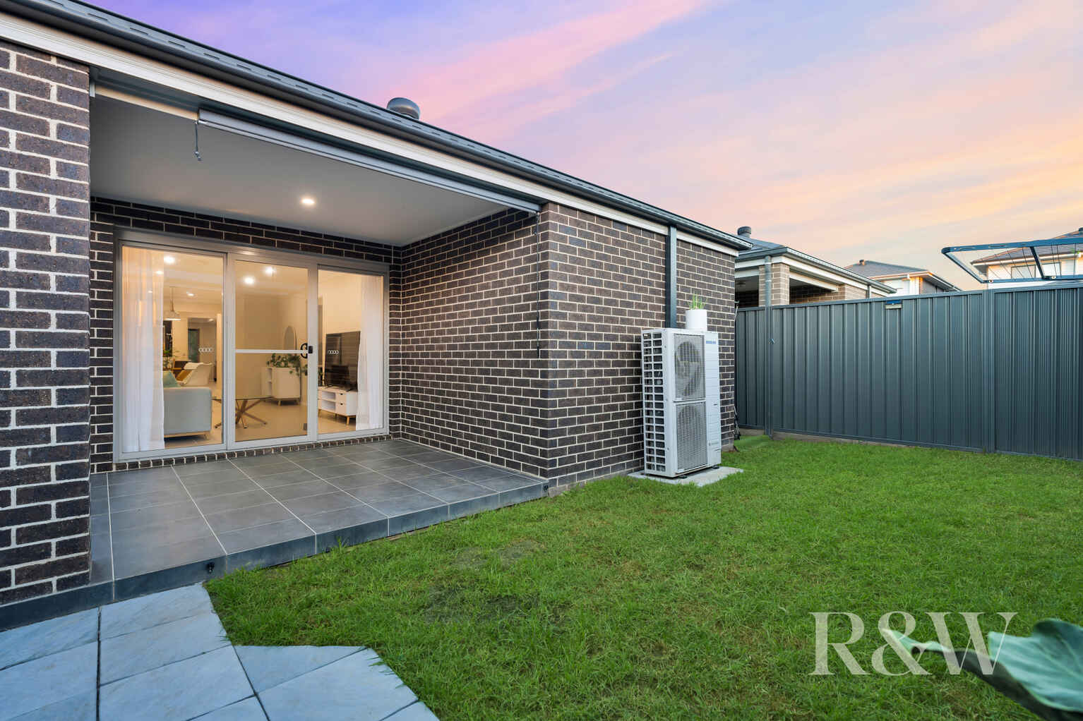 33 Minnamurra Drive Gregory Hills