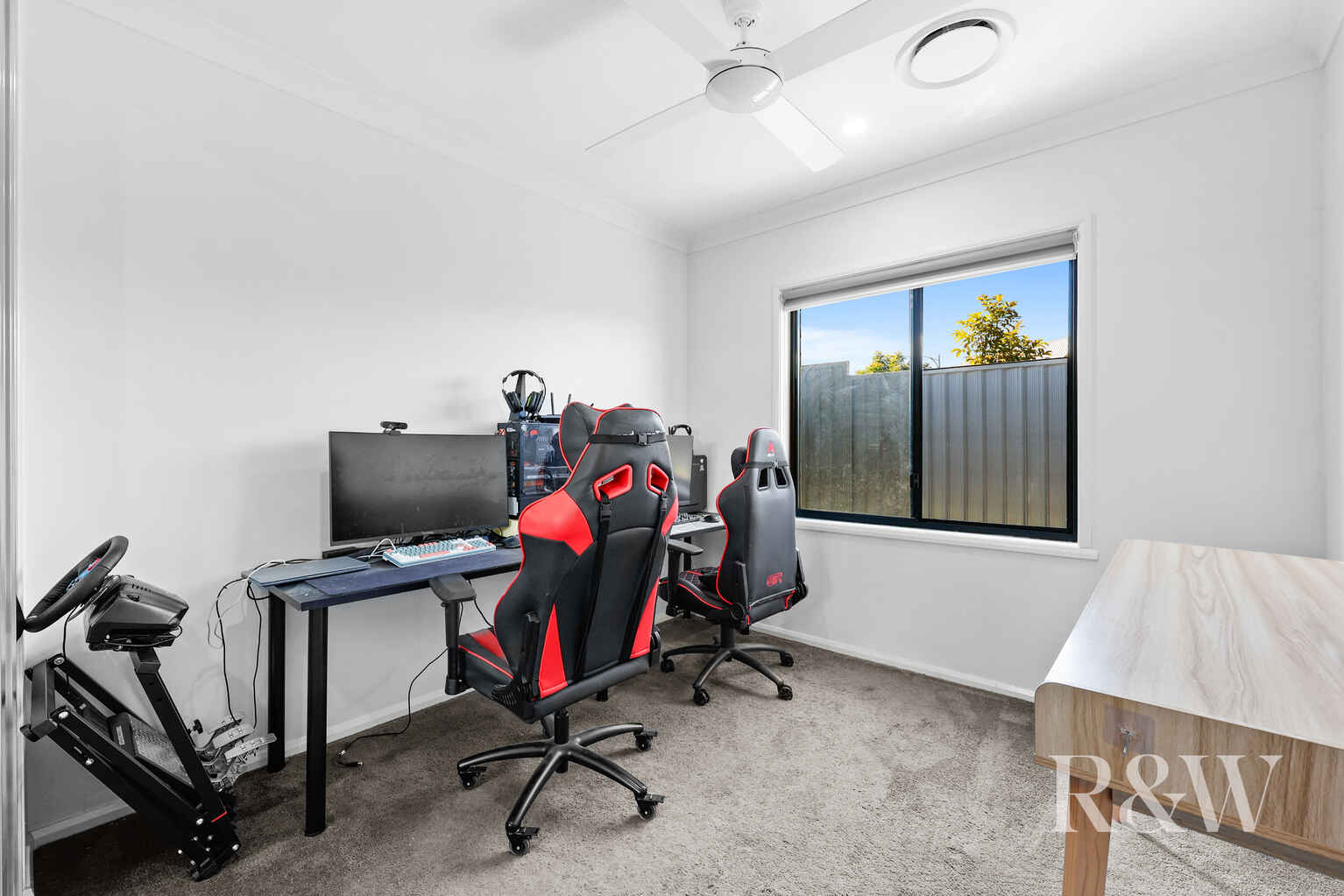 9 FLOYD STREET Spring Farm