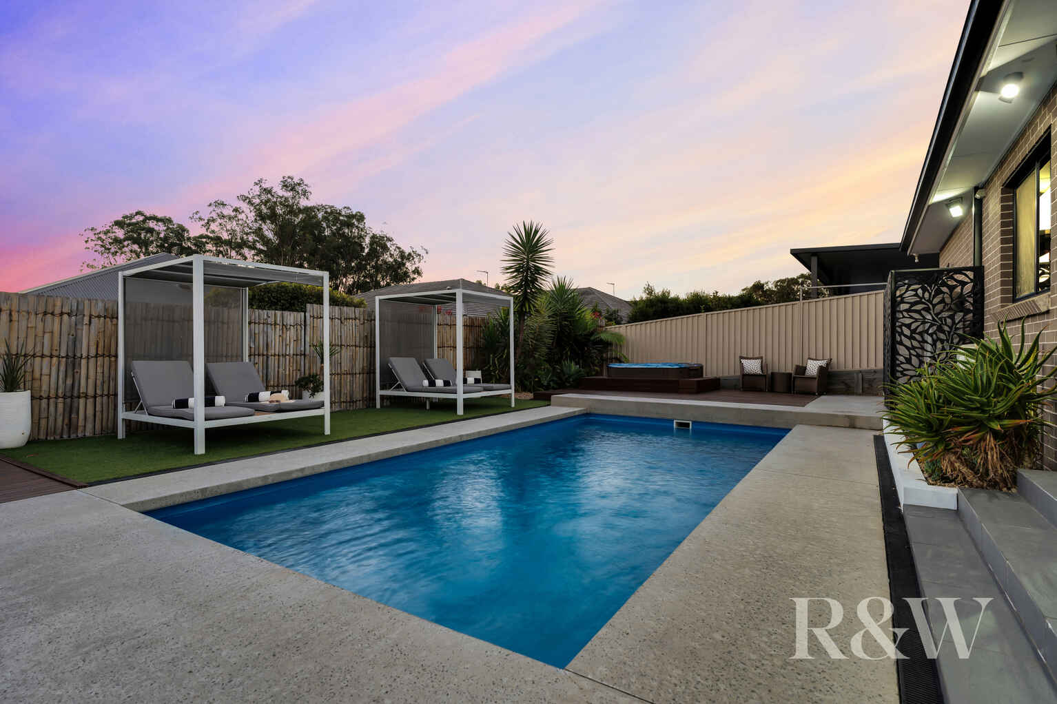 18 GOVERNOR DRIVE Harrington Park