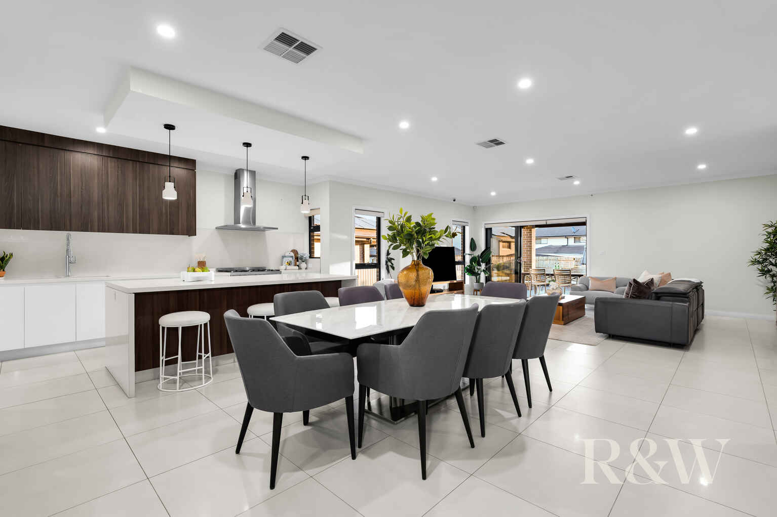 18 GOVERNOR DRIVE Harrington Park