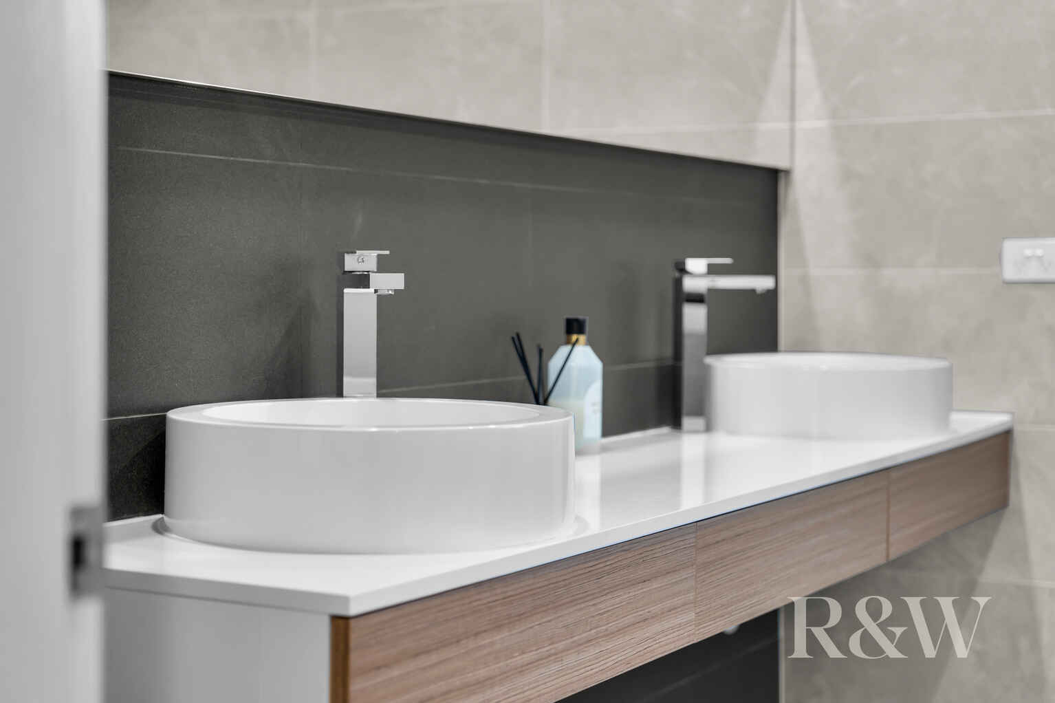 18 GOVERNOR DRIVE Harrington Park