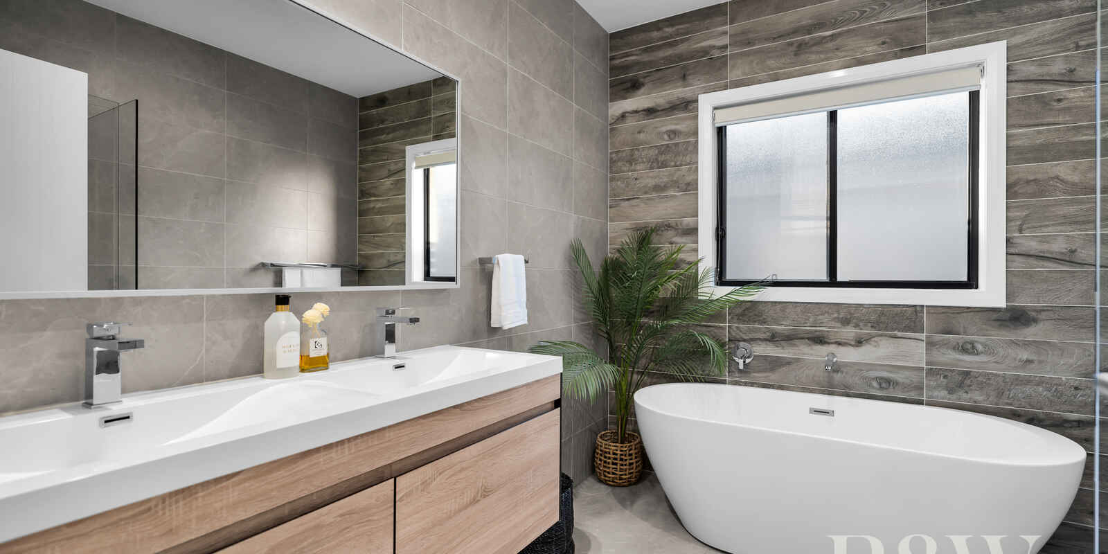 18 GOVERNOR DRIVE Harrington Park