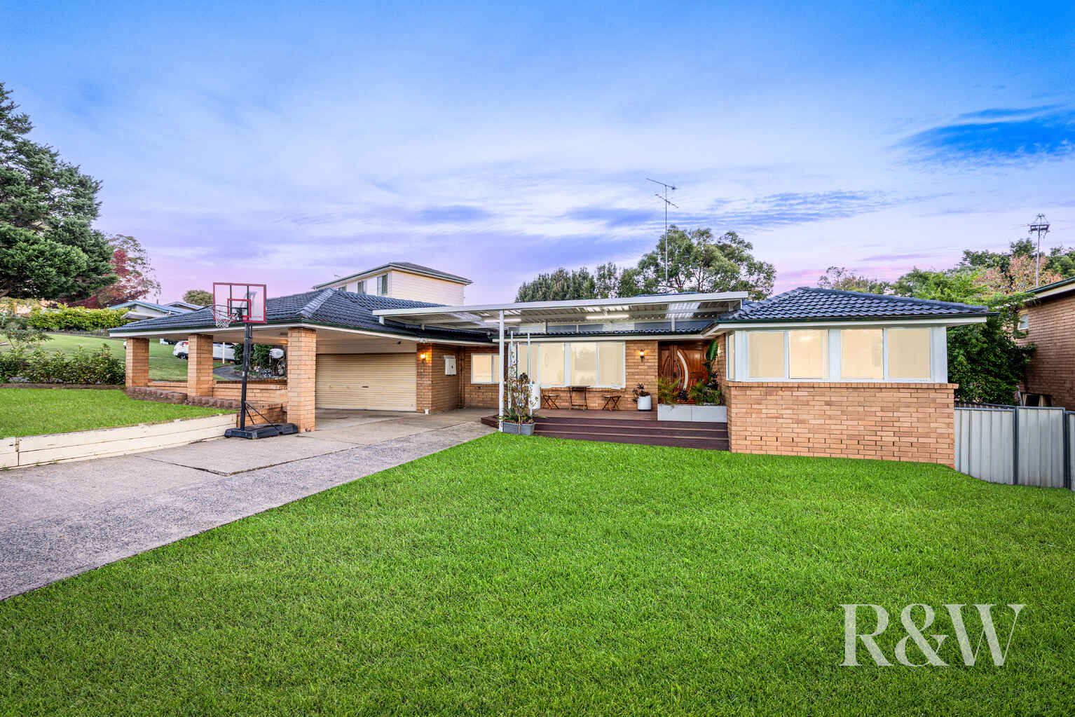 3 OMARU CRESCENT Bradbury