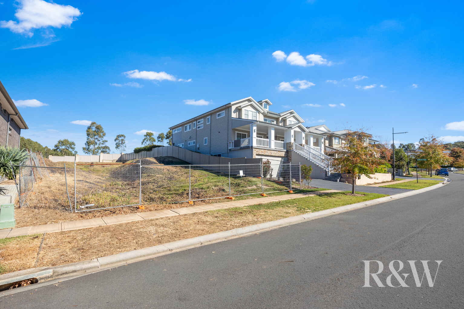 7 HAWTHORNE CIRCUIT Harrington Park