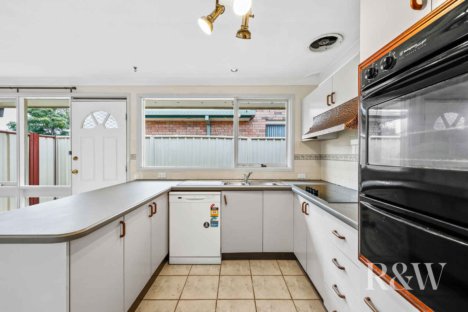 40 COEVON ROAD Buxton