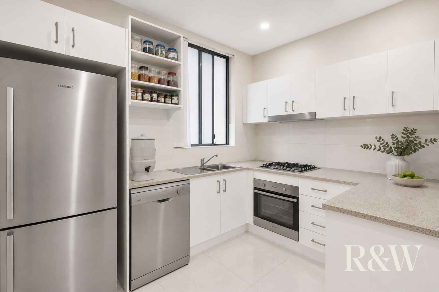 24/2 GEORGE STREET Warwick Farm