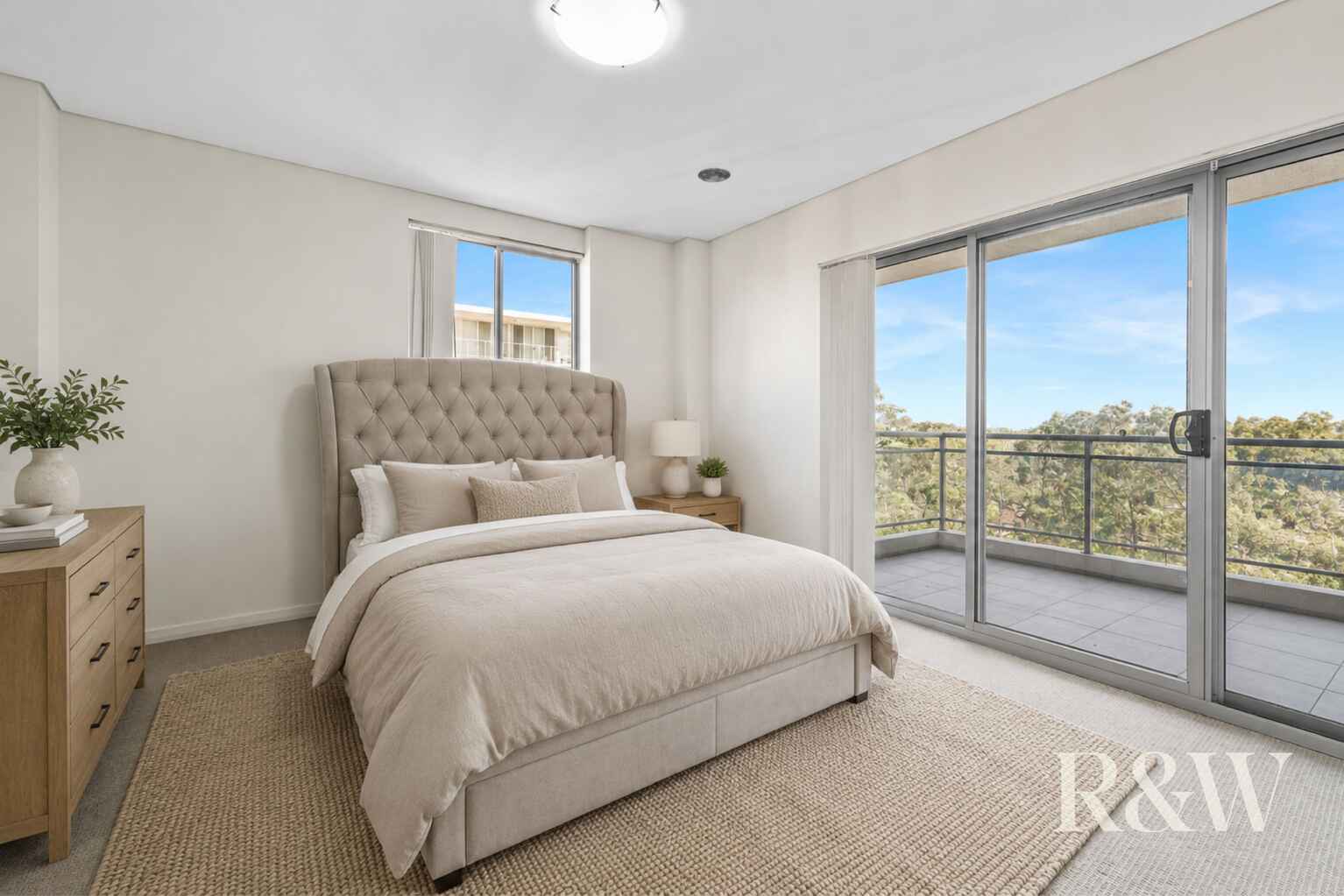 24/2 GEORGE STREET Warwick Farm