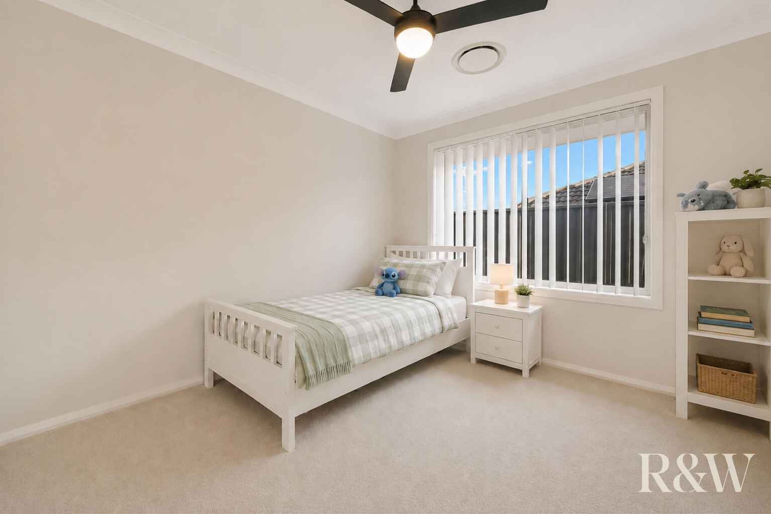 83 HERITAGE DRIVE Appin