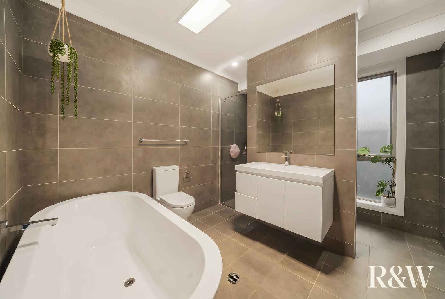 83 HERITAGE DRIVE Appin