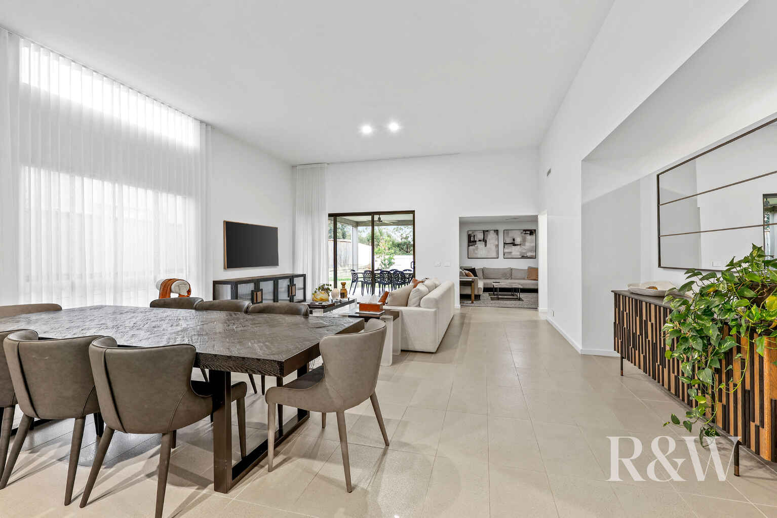 9 Hewitson Court Gledswood Hills