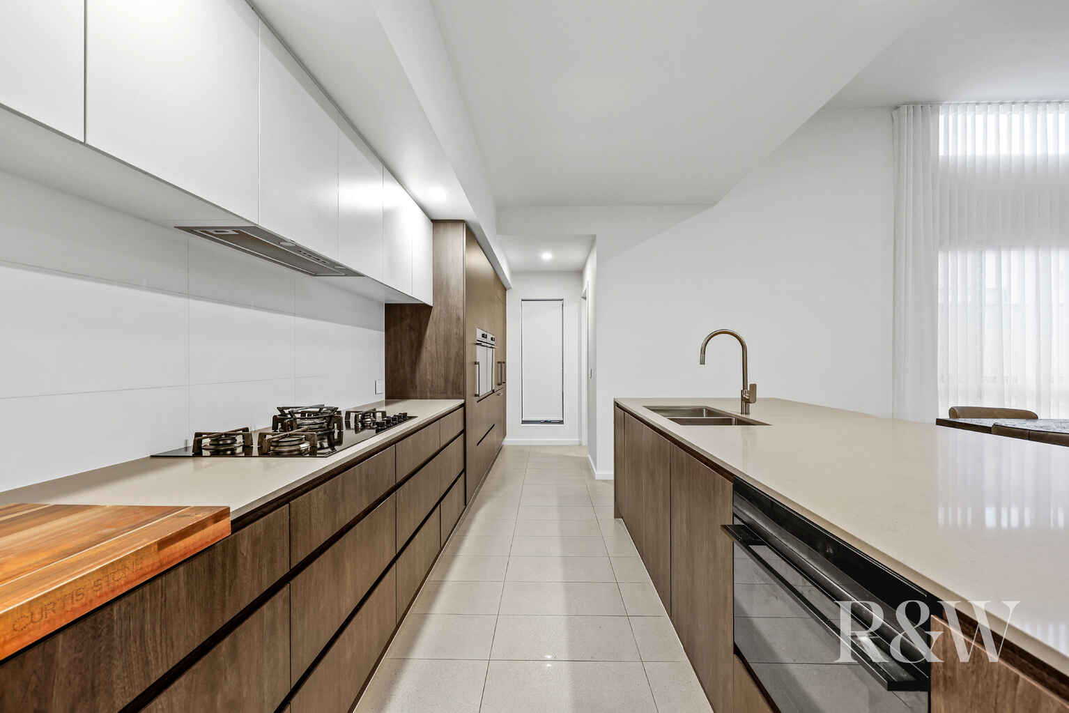 9 Hewitson Court Gledswood Hills
