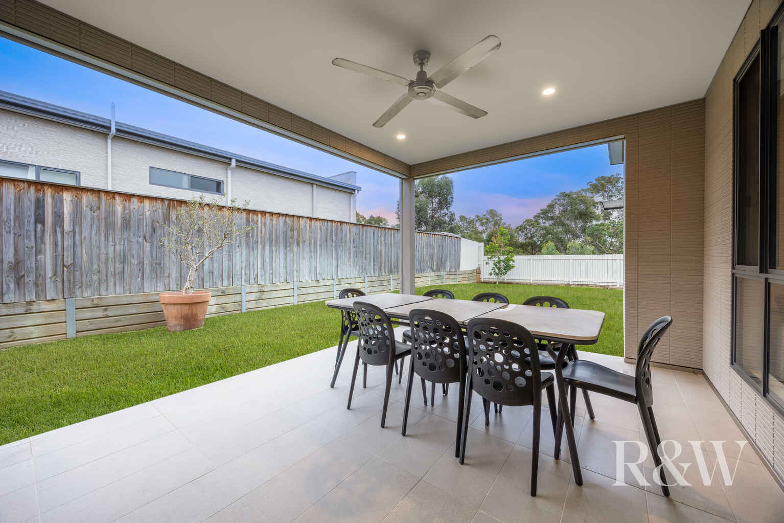 9 Hewitson Court Gledswood Hills