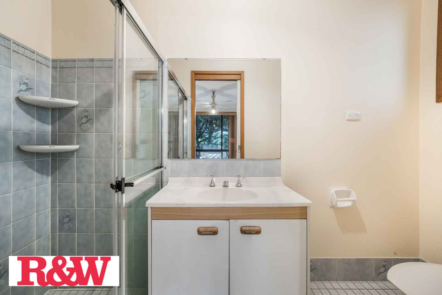 15 Salter Ave Minto
