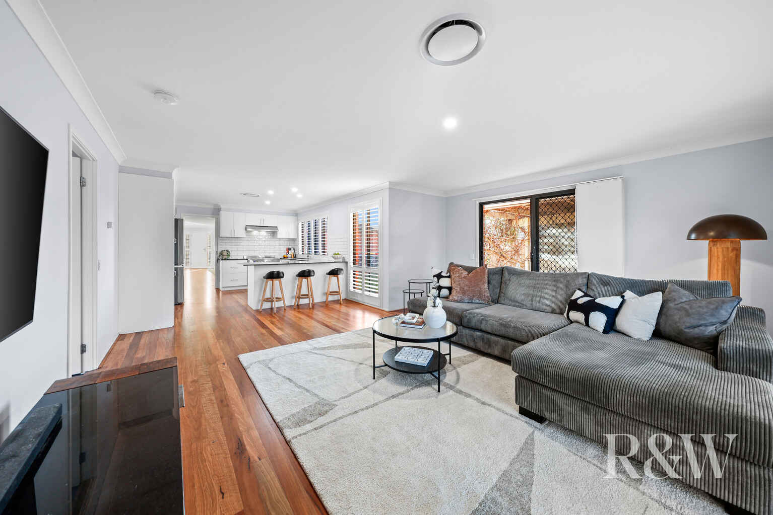 7 GEORGE CALEY PLACE Mount Annan