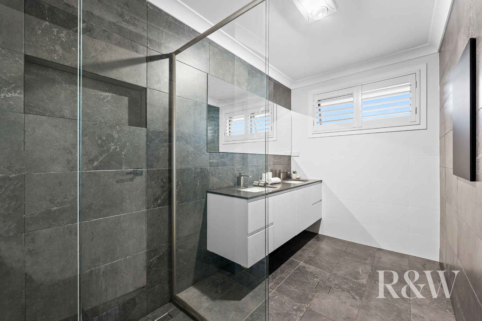 7 GEORGE CALEY PLACE Mount Annan