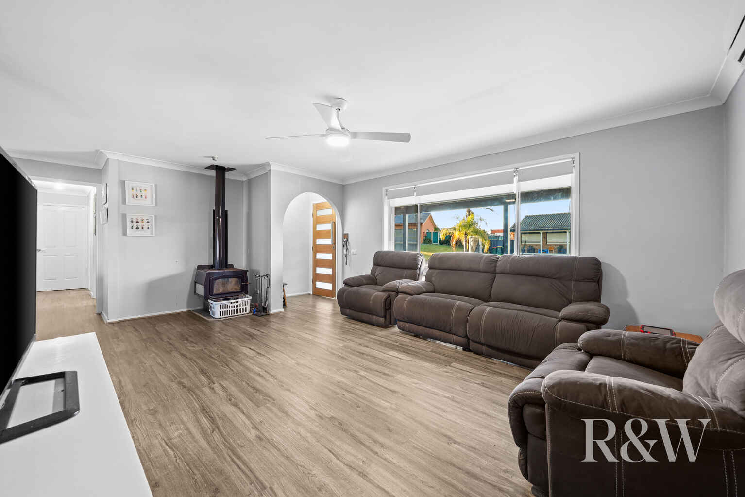 4 BRIERLEY PLACE Eagle Vale