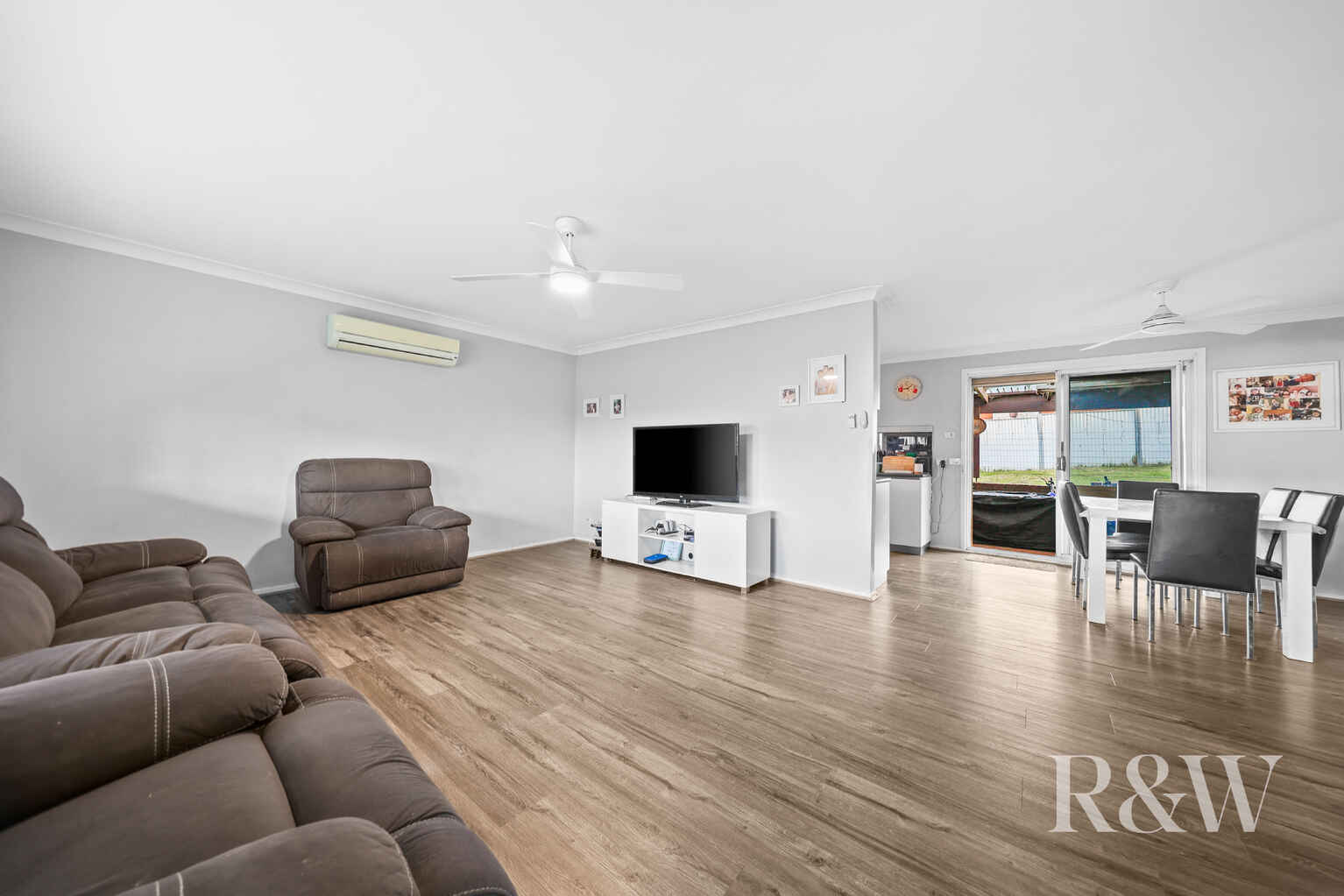 4 BRIERLEY PLACE Eagle Vale