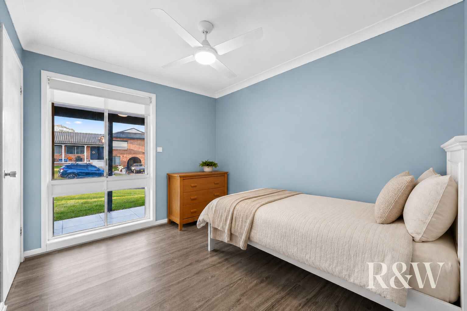 4 BRIERLEY PLACE Eagle Vale